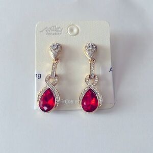 Ashley Collection Drop Earring